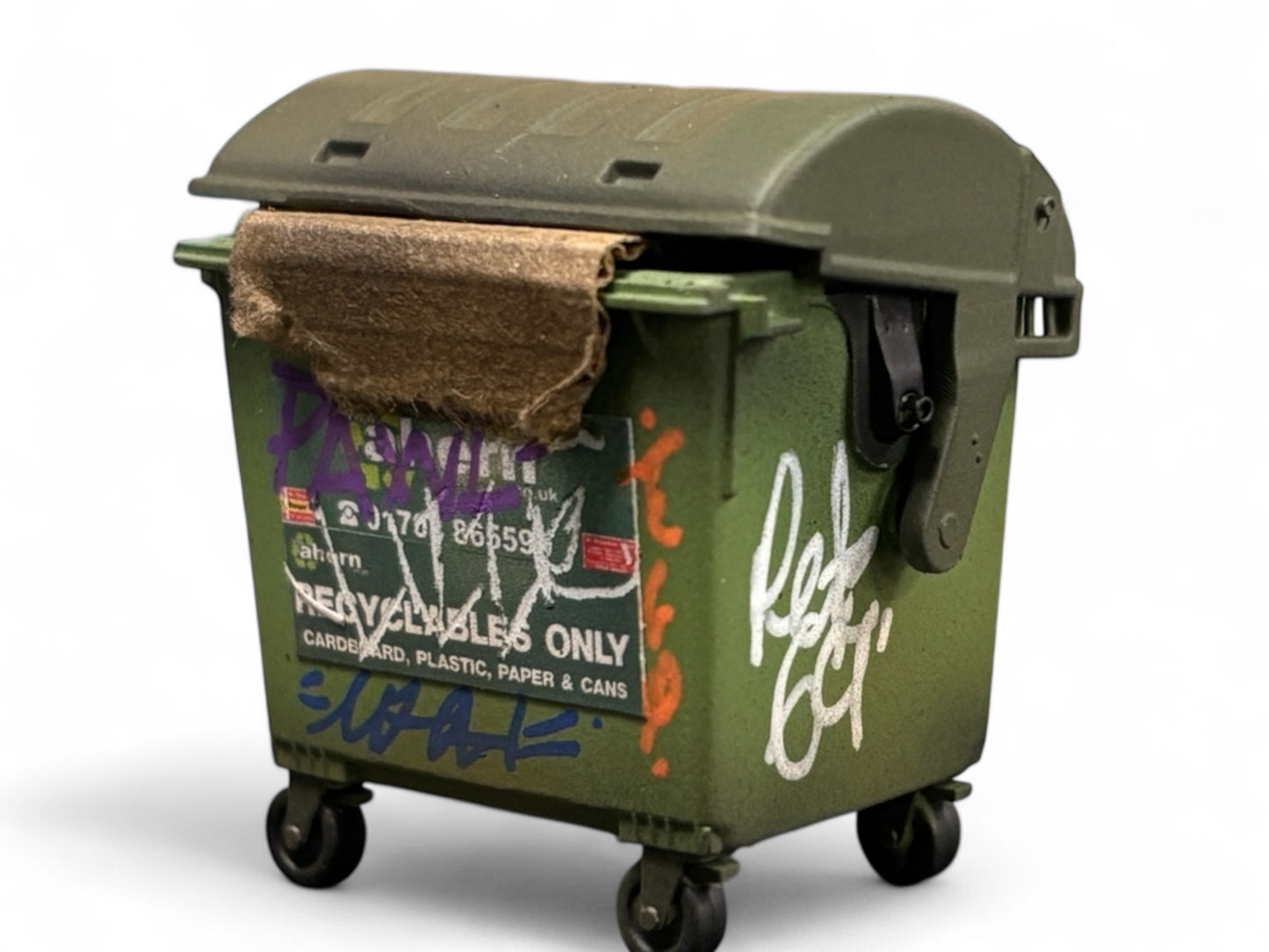 'Ahern' Vandalised Green Commercial Bin - Custom - O gauge (1)