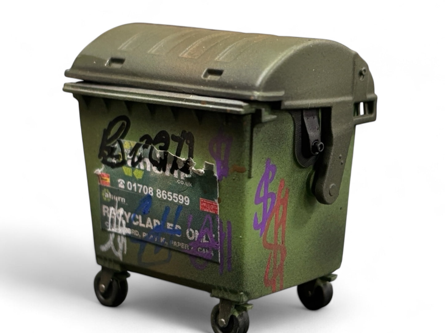 'Ahern' Vandalised Green Commercial Bin - Custom - O gauge (3)