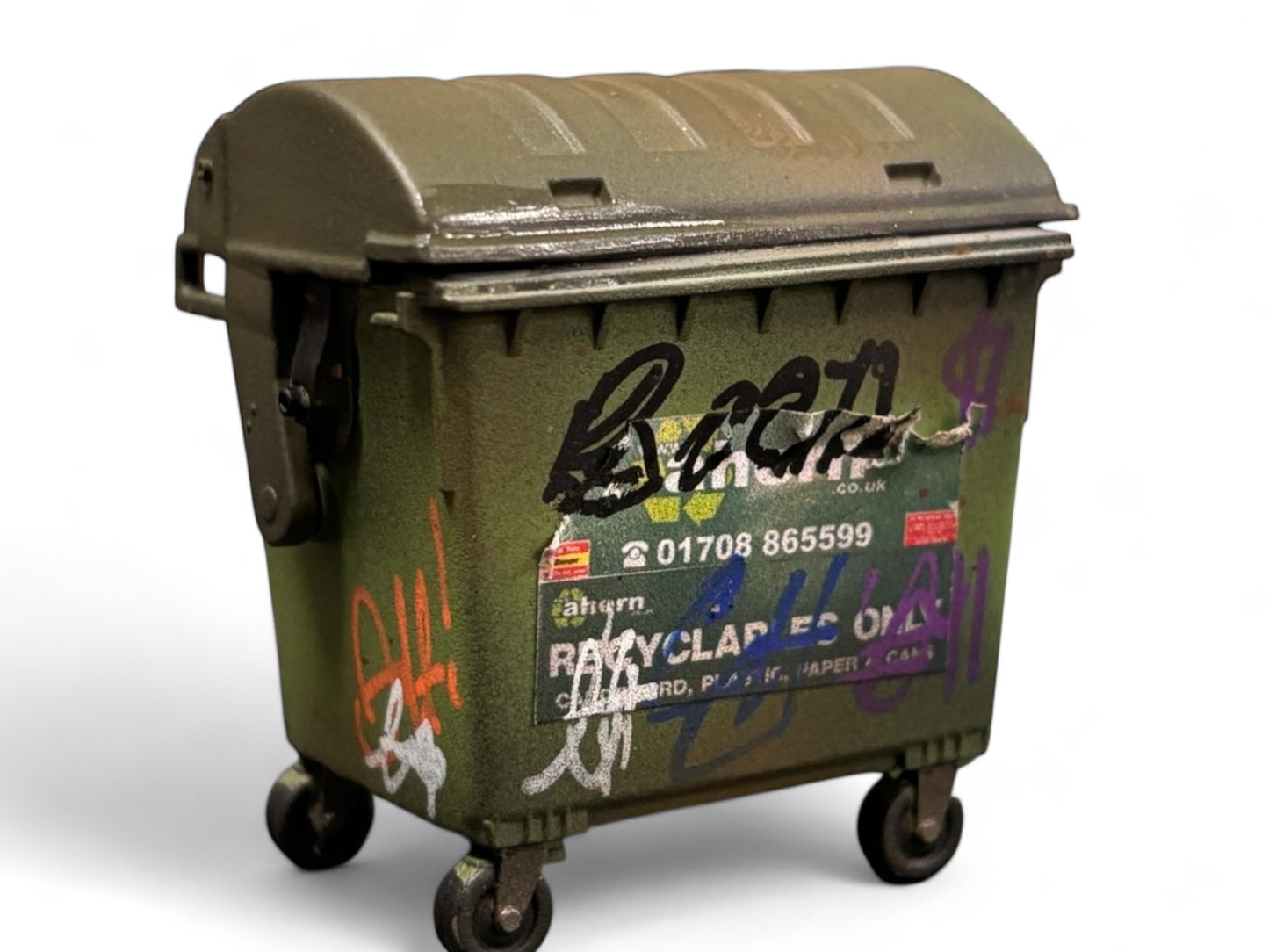 'Ahern' Vandalised Green Commercial Bin - Custom - O gauge (3)