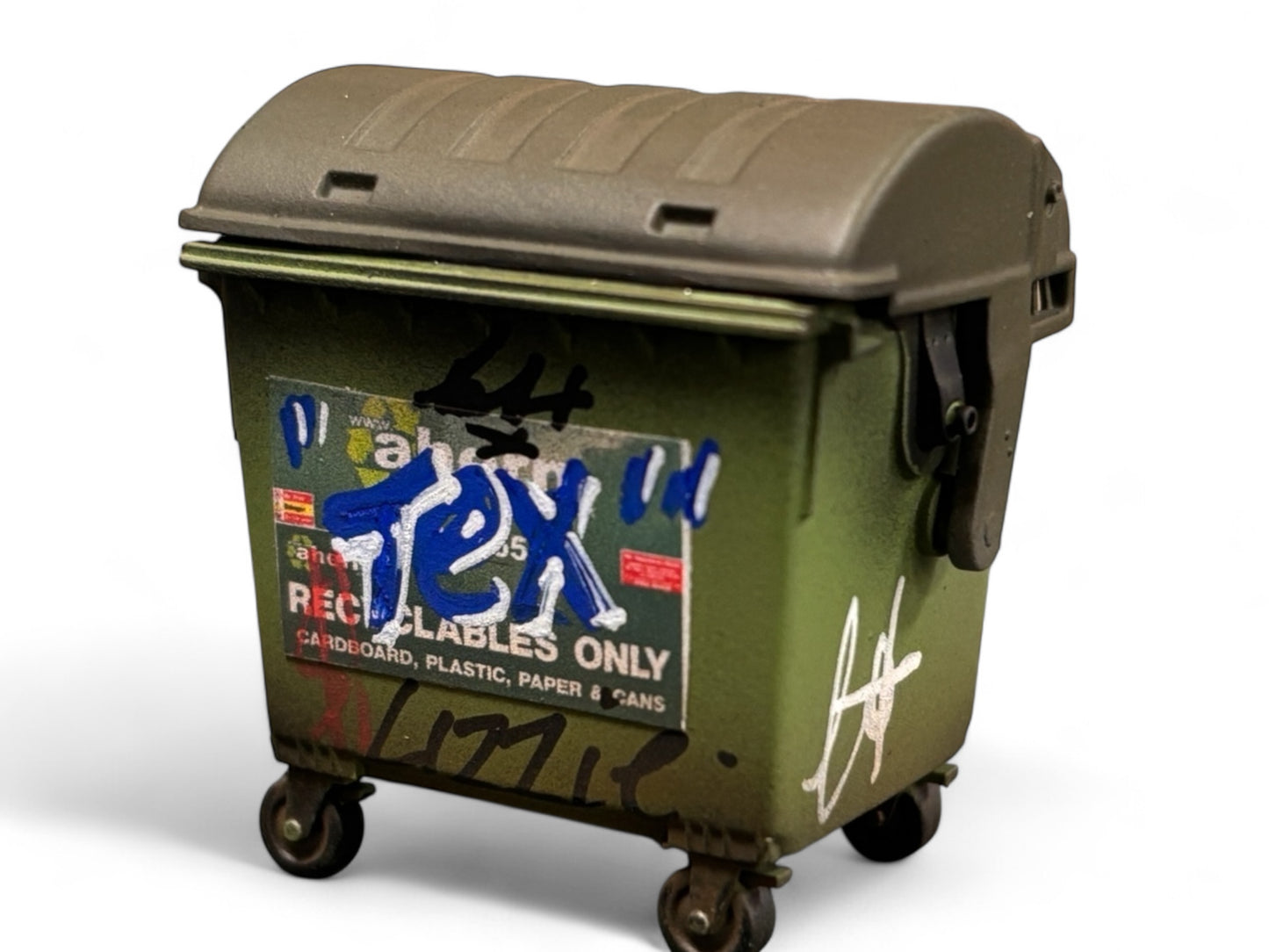 'Ahern' Vandalised Green Commercial Bin - Custom - O gauge (5)