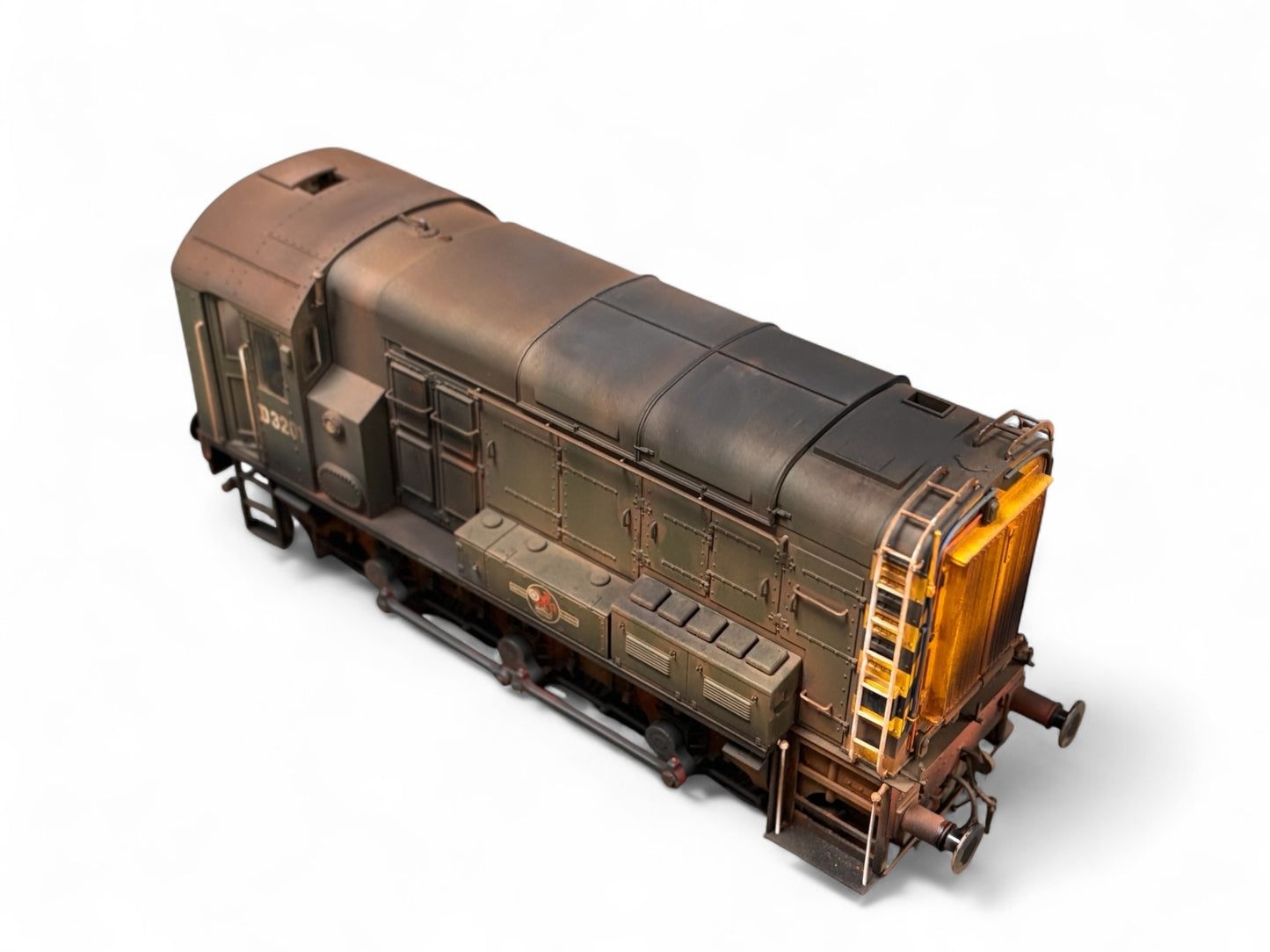 Dapol 7D-008-19 Class 08 BR Green inc Wasp Stripes - Heavy Weathered