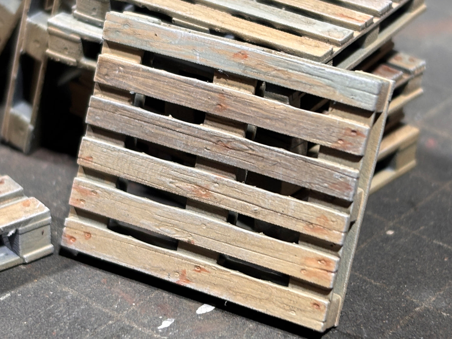 Shipping Pallets - Blue Weathered - O Gauge