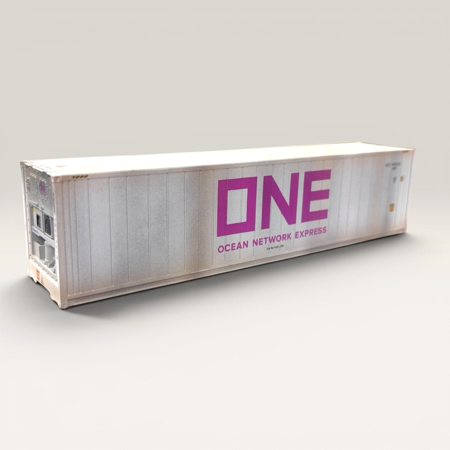 ONE 40ft Refrigerated Shipping Container - OO Gauge - Weathered