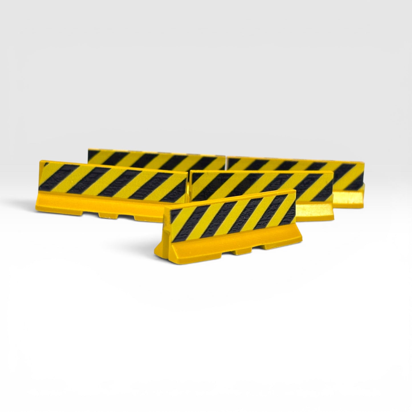 Concrete Jersey Barrier - Yellow - with Chevrons - OO Gauge