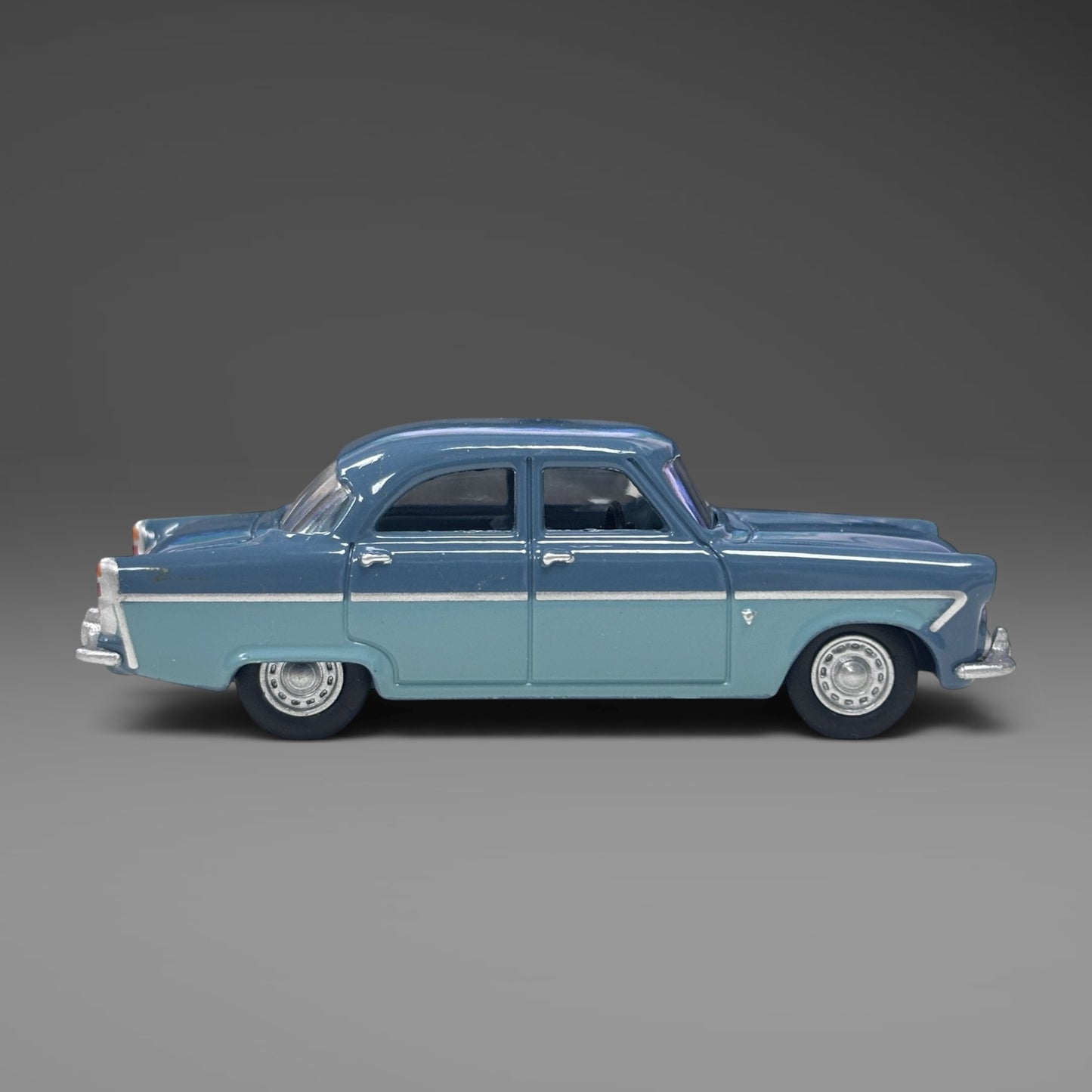 Oxford Diecast Ford Zodiac MKII Shark Blue and Pompadour Blue - 1:76