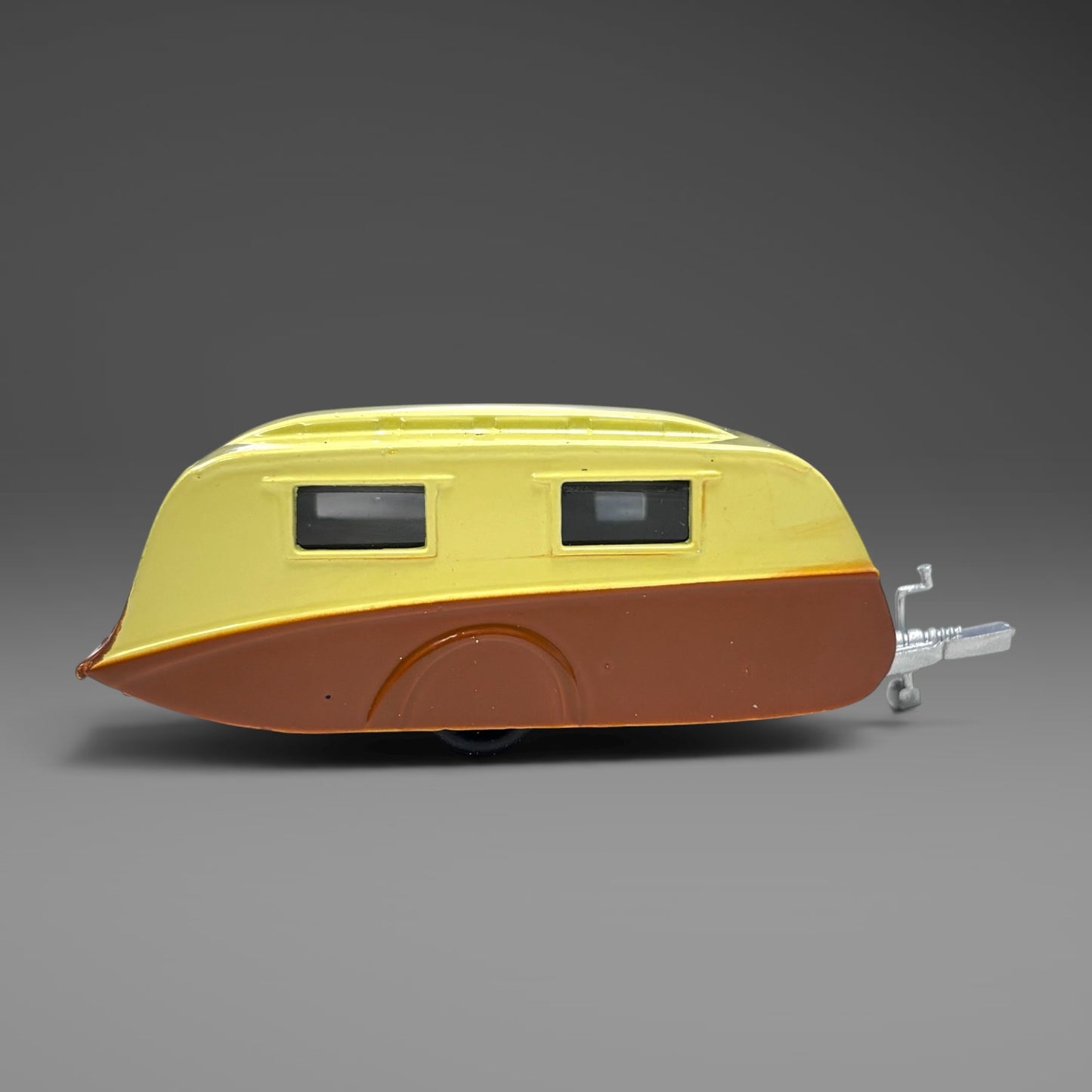 Oxford Diecast Caravan Cream -Brown - 1:76 Scale