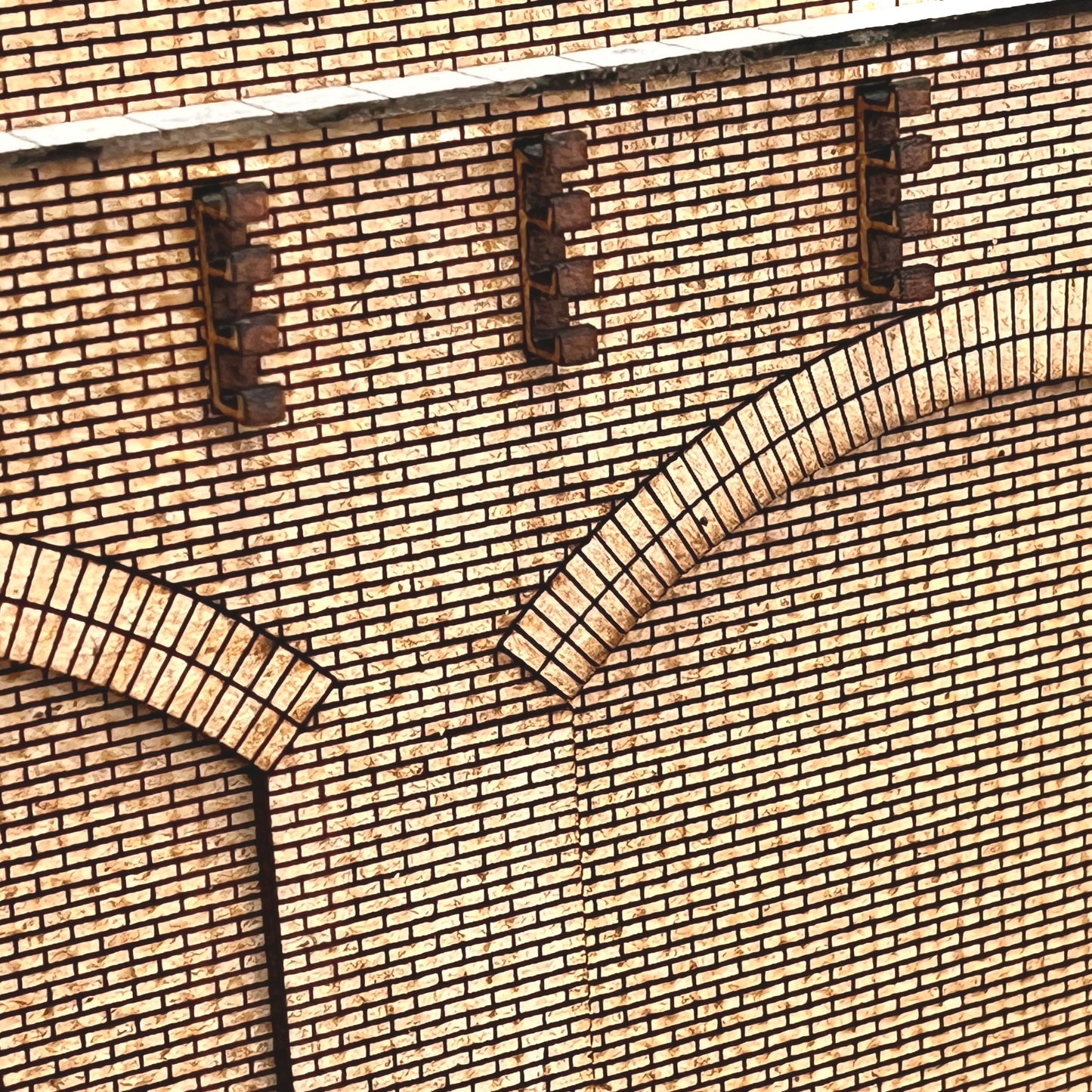 Low Relief Retaining Wall Arch Kit O Gauge (Double Arch)
