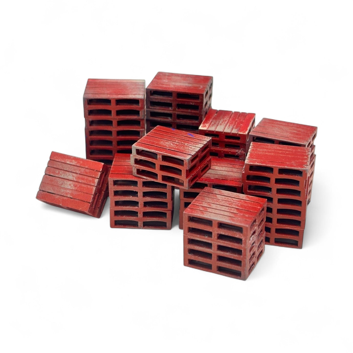 Blue or Red Pallet Stacks - Weathered - OO Gauge