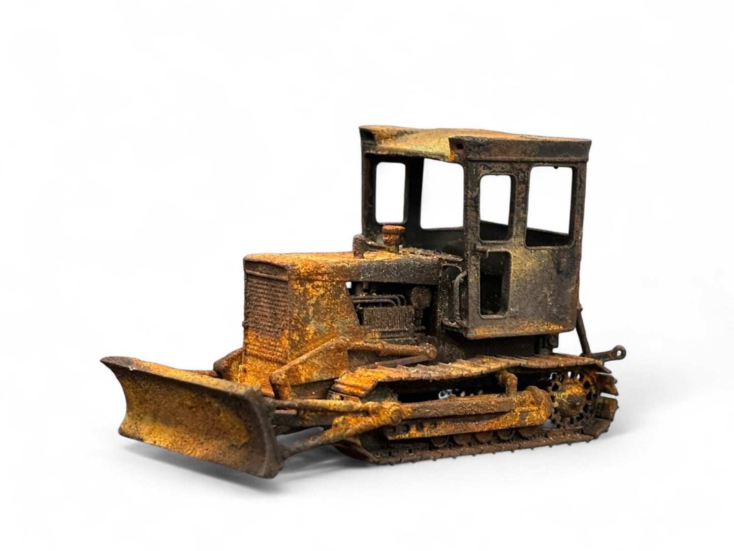 Track Marshall 90 Crawler Tractor Rusty Relic with Dozer Blade - OO Gauge