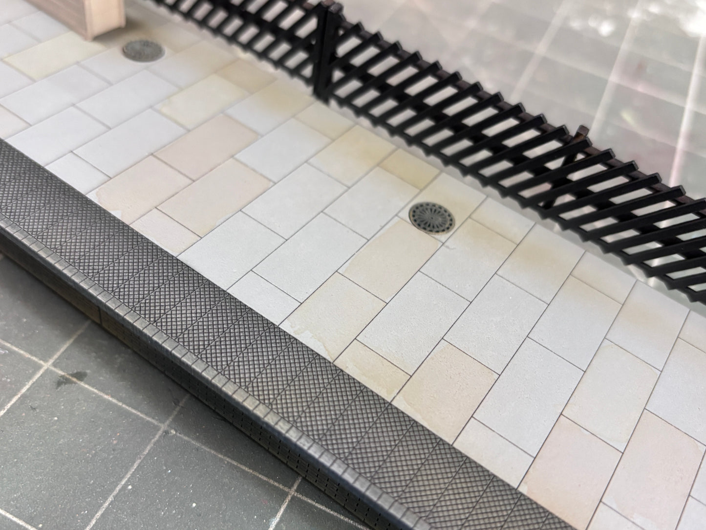 LMS Style Diagonal Wooden Platform Fence - OO Gauge