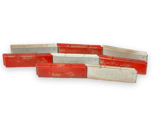 Concrete Jersey Road Barriers with Arrows O Gauge
