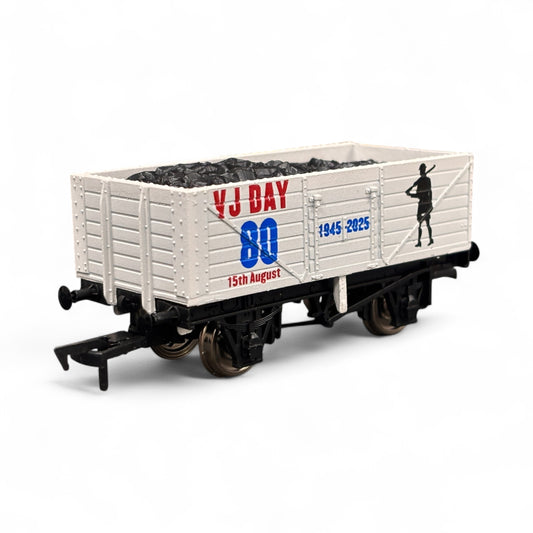 Dapol 4F-071-188 7 Plank VJ Day Army 80th Anniversary