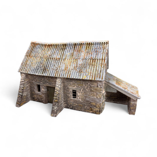 Stone Barn with Shelter - Painted - OO Gauge