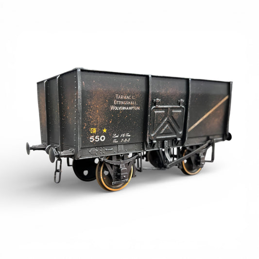 7F-041-006 O Gauge 14T Slope Sided Mineral Black 550 Tarmac - Rusty Weathered 2