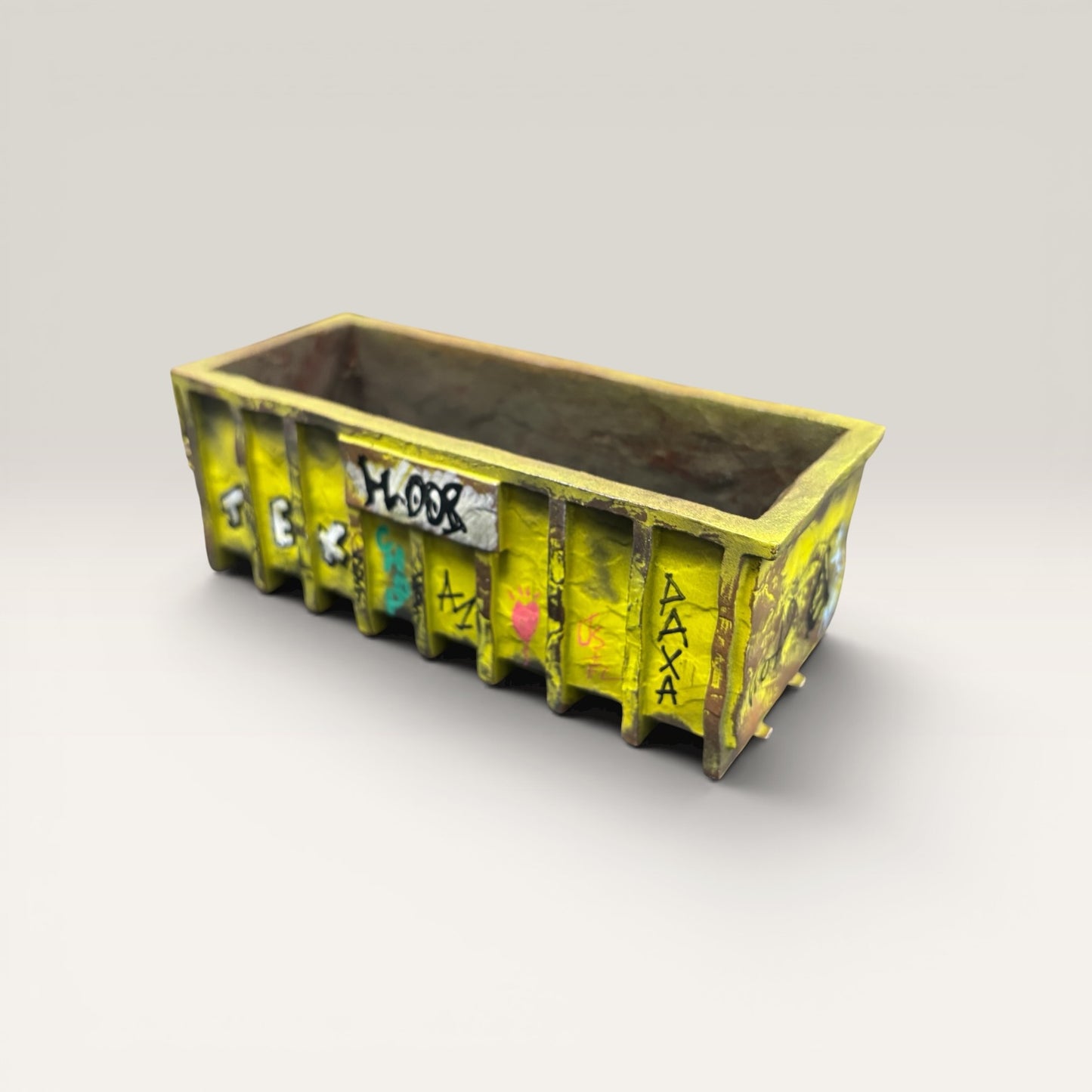 40yd Skip - Vandalised Yellow - O Gauge