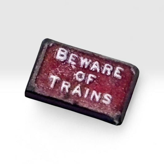 'Beware of Trains' Textured Sign - OO Gauge
