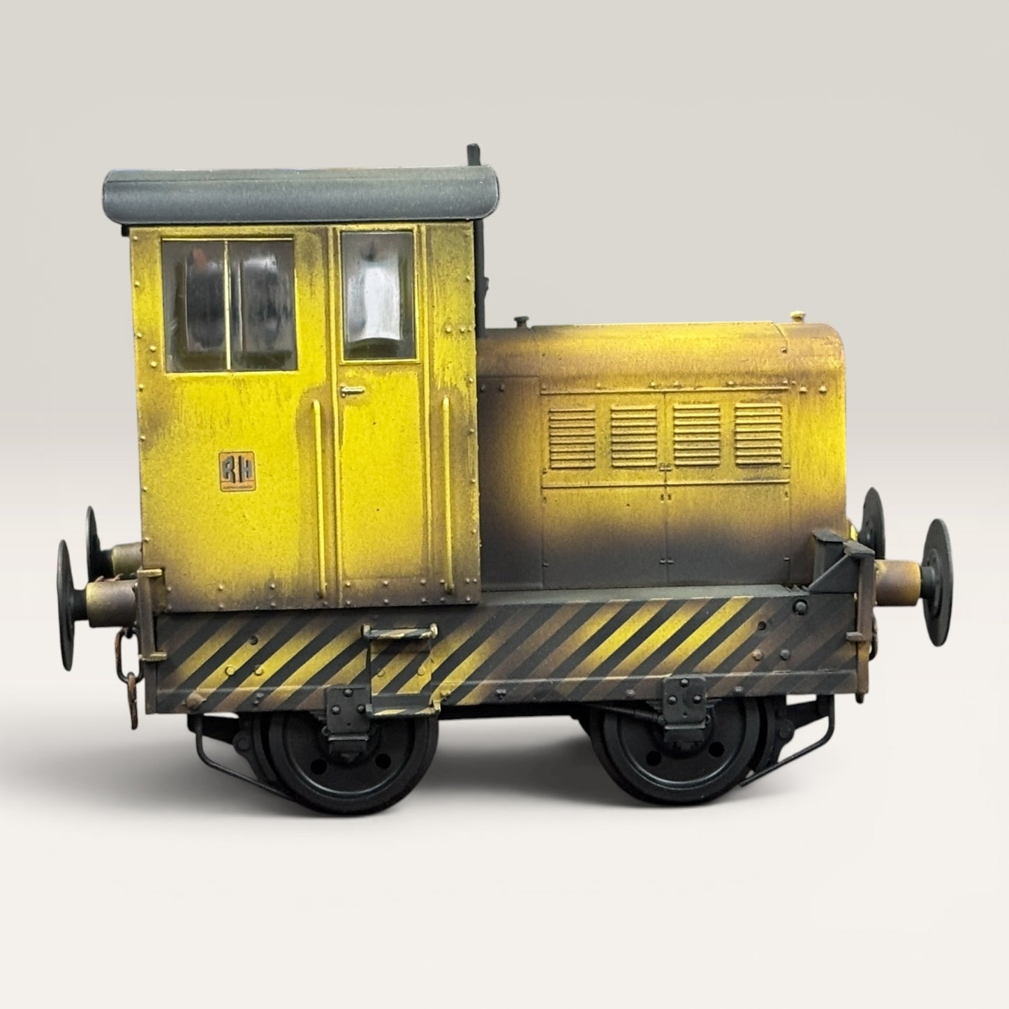 Heljan Ruston 48DS - Industrial - Custom Weathered - O Scale