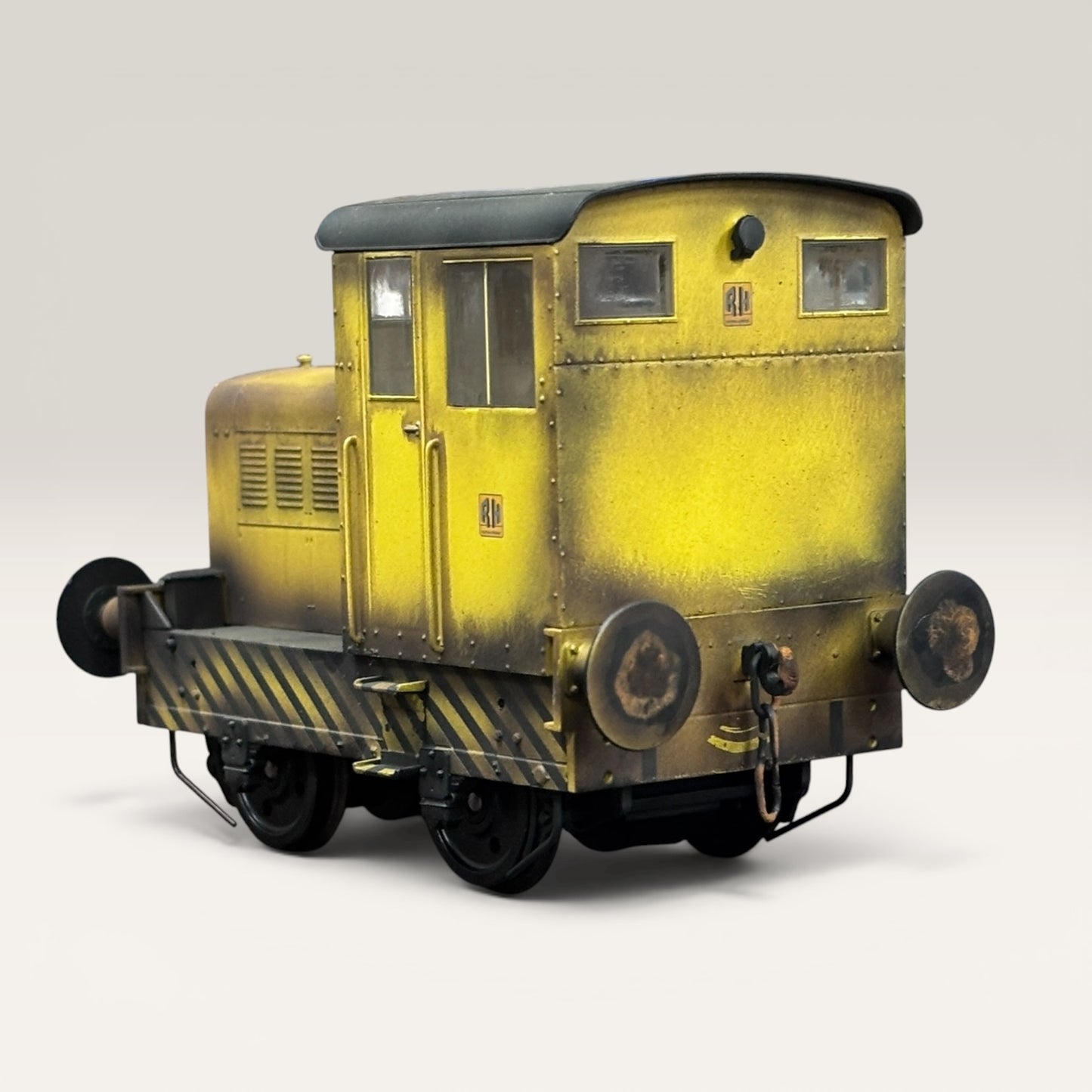 Heljan Ruston 48DS - Industrial - Custom Weathered - O Scale