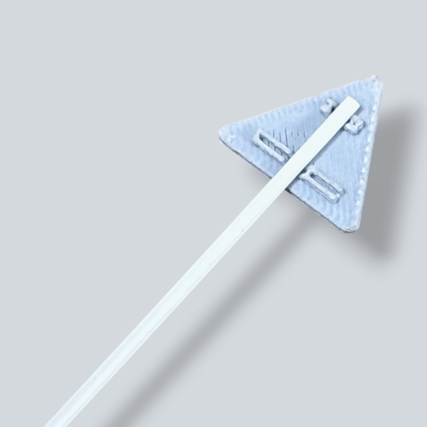 'Give Way' Triangular Road Sign - OO Gauge