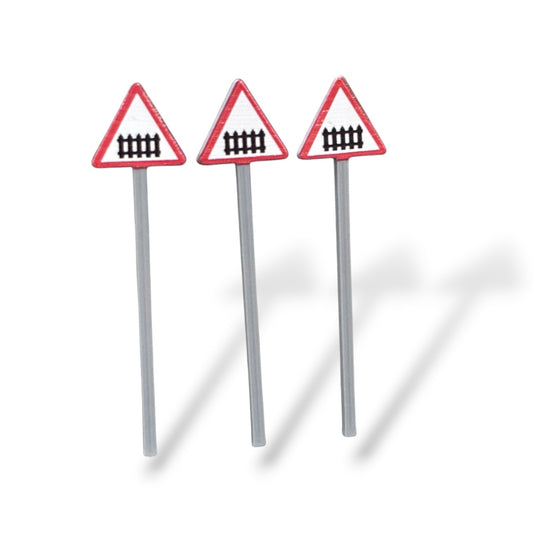 'Level Crossing with Barrier' Triangular Road Sign - OO Gauge