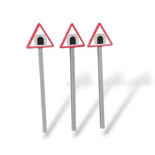 'Tunnel Ahead' Triangular Road Sign - OO Gauge