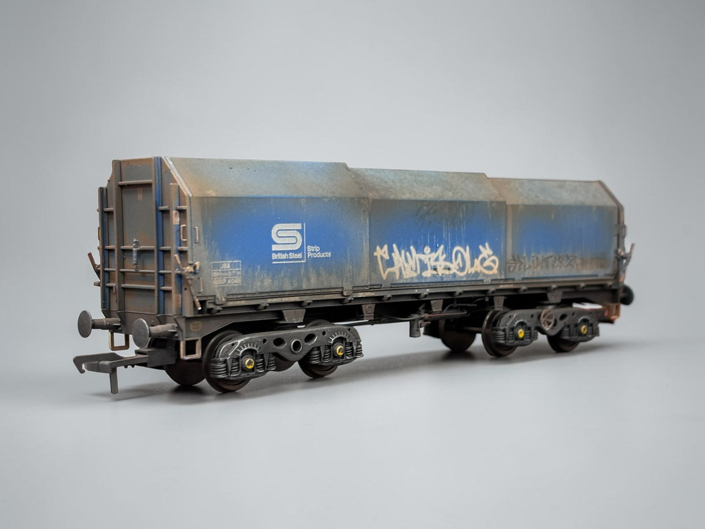 Accurascale JSA British Steel Coil Carriers - Vandalised and Weathered