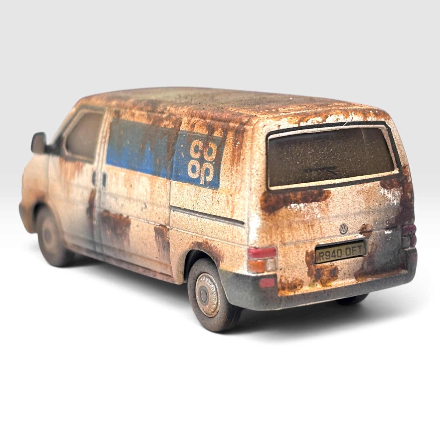 Oxford Diecast VW Transporter T4 - Abandoned Coop Delivery Van - 1:76