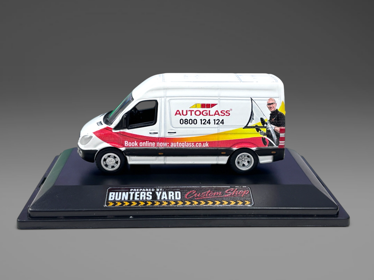 Oxford Diecast Mercedes Sprinter Van - Autoglass - 1:76