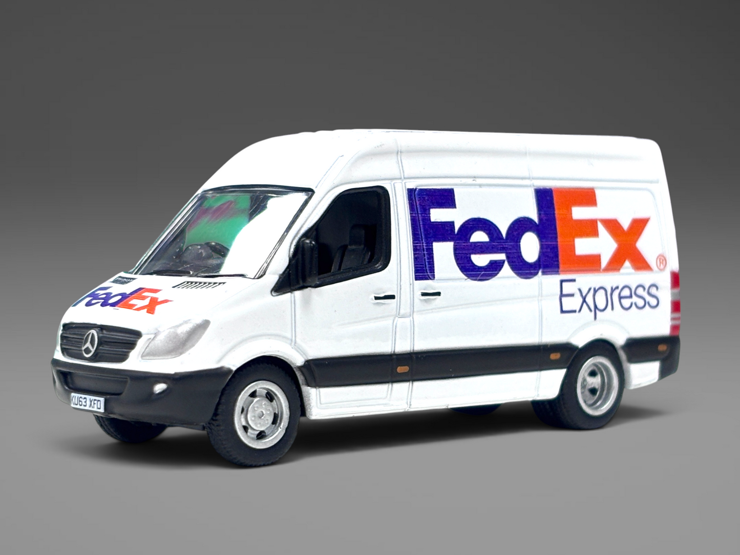 Oxford Diecast Mercedes Sprinter Van - FedEx Express - 1:76