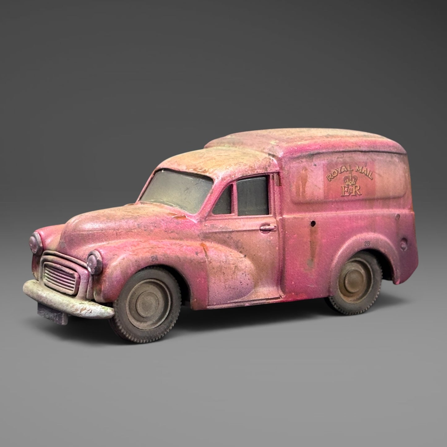 Corgi Royal Mail Morris 1000 - Scrapyard Relic Fade - 1:43
