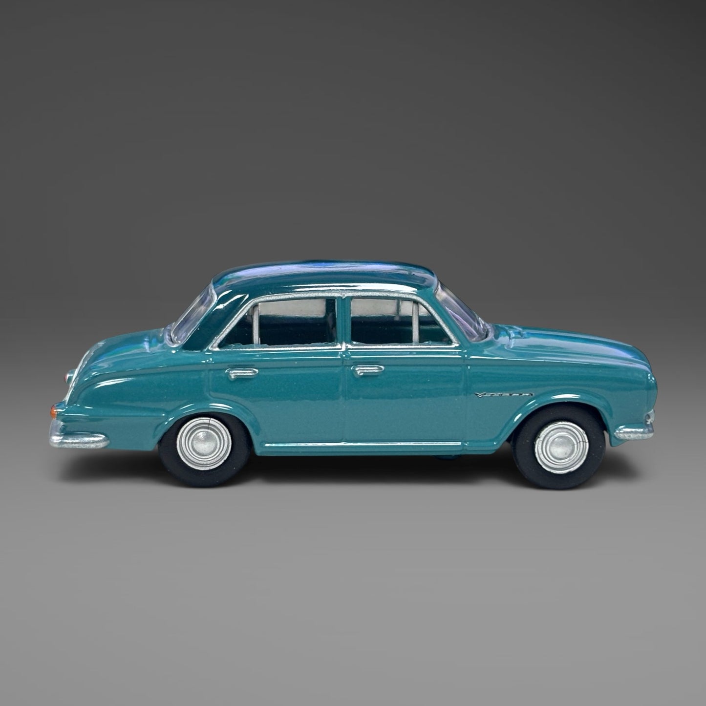 Oxford Diecast Glade/Alpine Green l FB Victor - 1:76 Scale