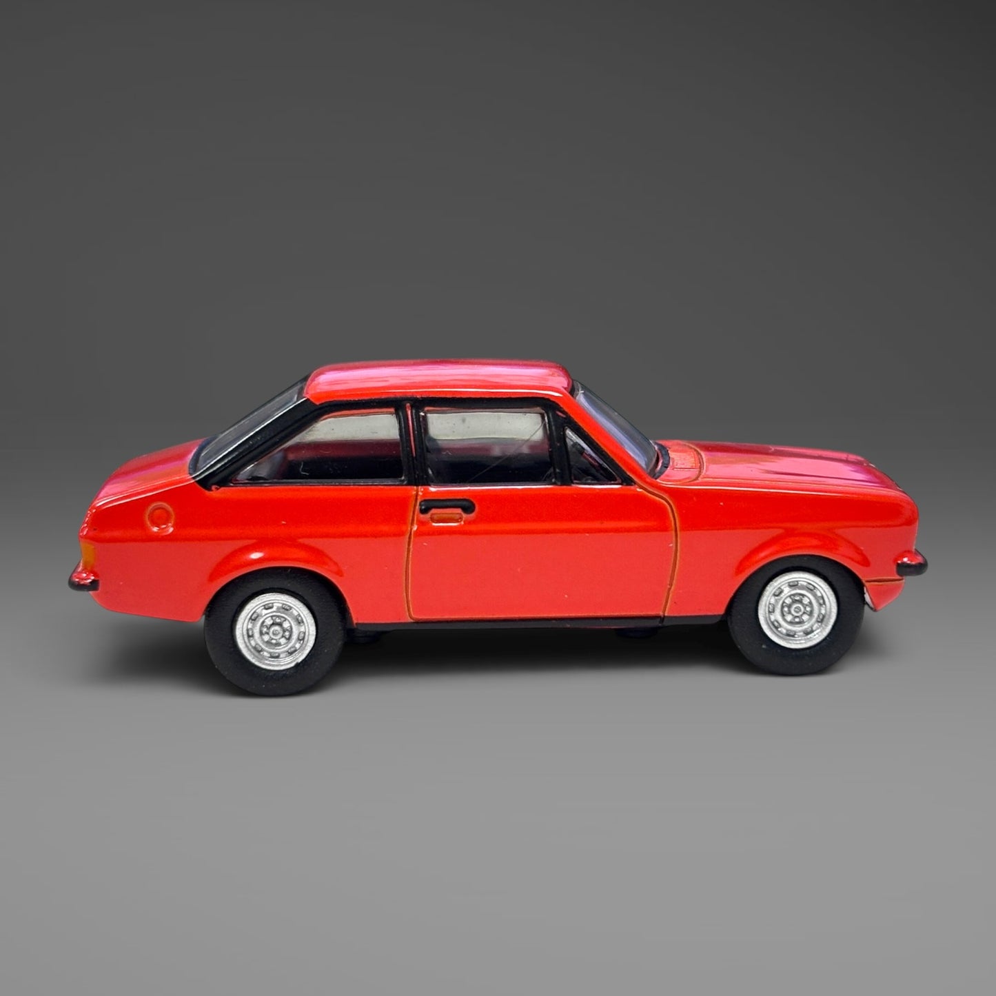 Oxford Diecast Ford Escort Mk2 Tango 1:76 Scale