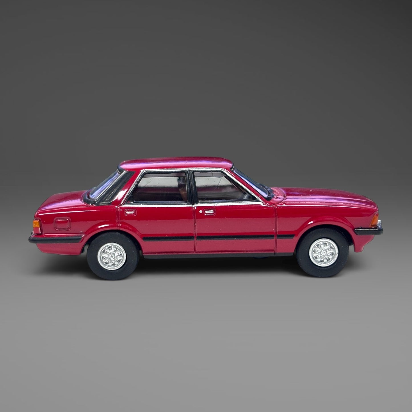 Oxford Diecast Ford Cortina MK5 Cardinal Red 1:76