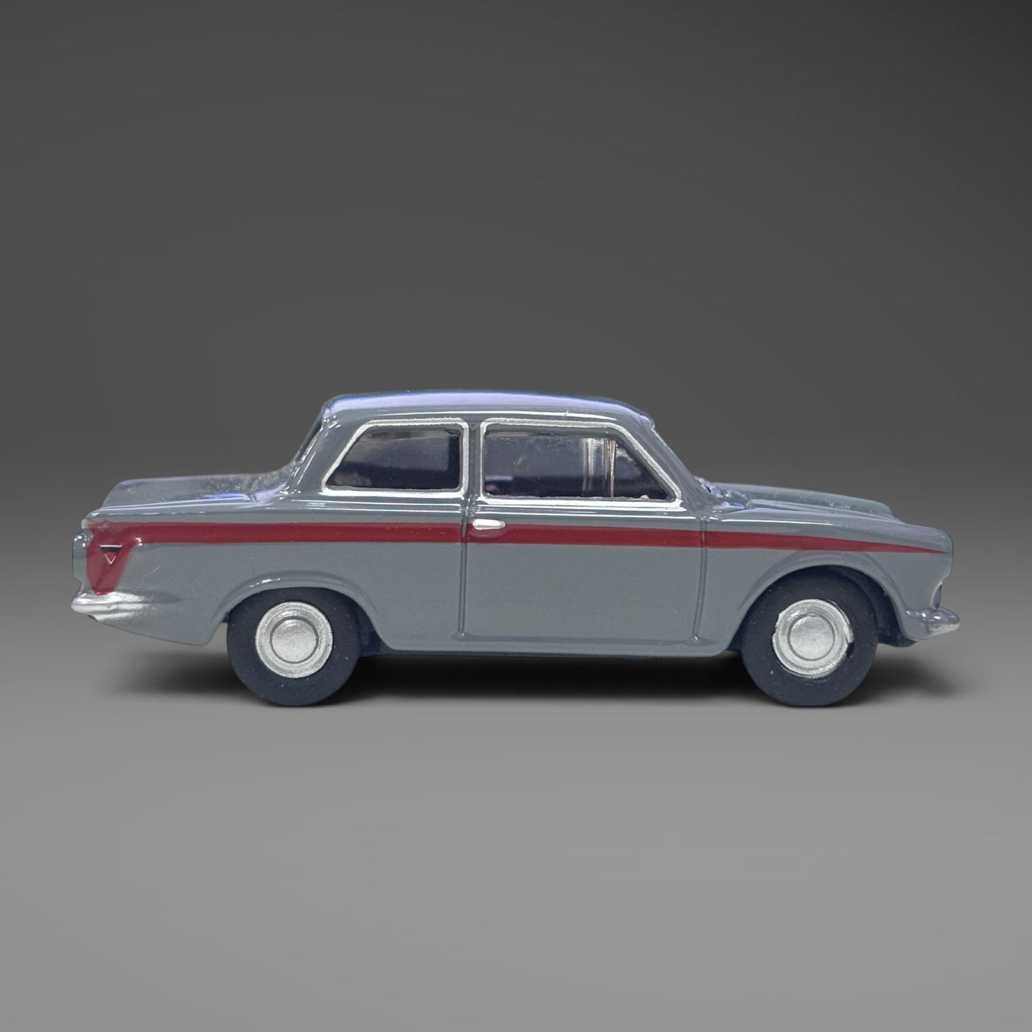 Oxford Diecast Ford Cortina MKI Lombard Grey/Red - 1:76 Scale
