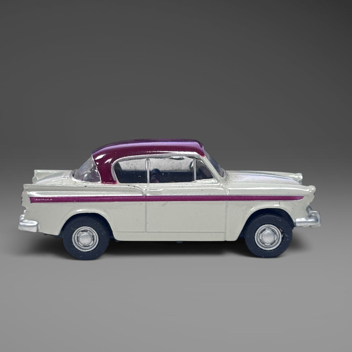 Oxford Diecast Pearl Grey/Pippin Red Rapier - 1:76 Scale