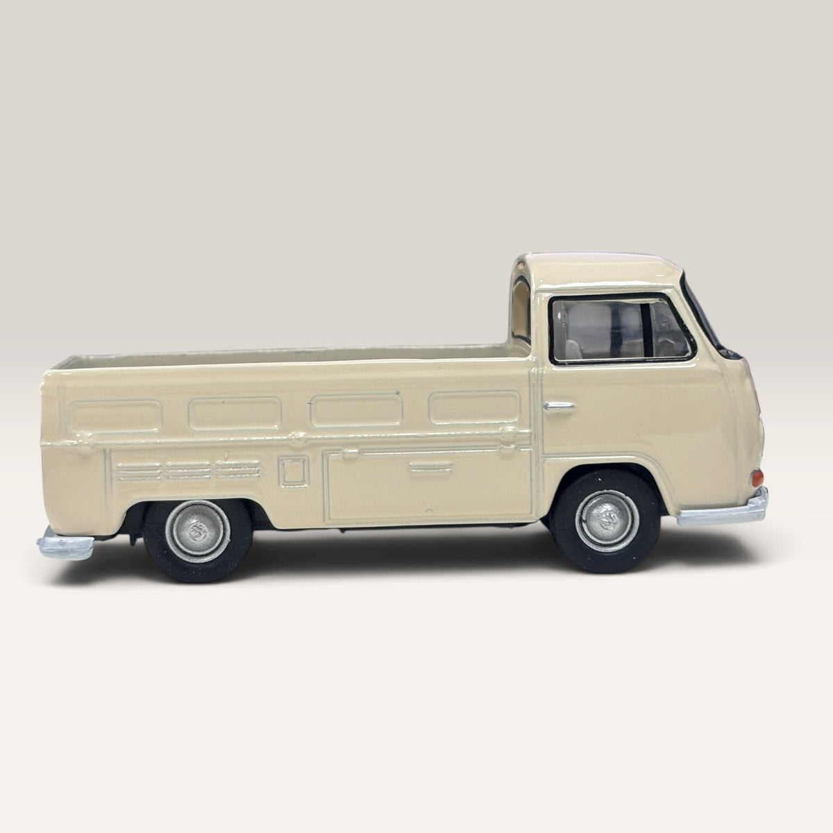 Oxford Diecast VW T2 Bay Window Pick Up Dakota Beige - 1:76 -  76VW034