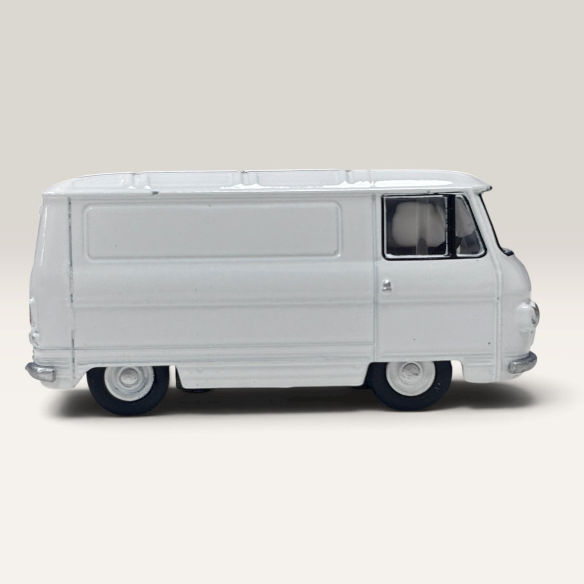 Oxford Diecast White Commer PB- 1:76 - 76PB011