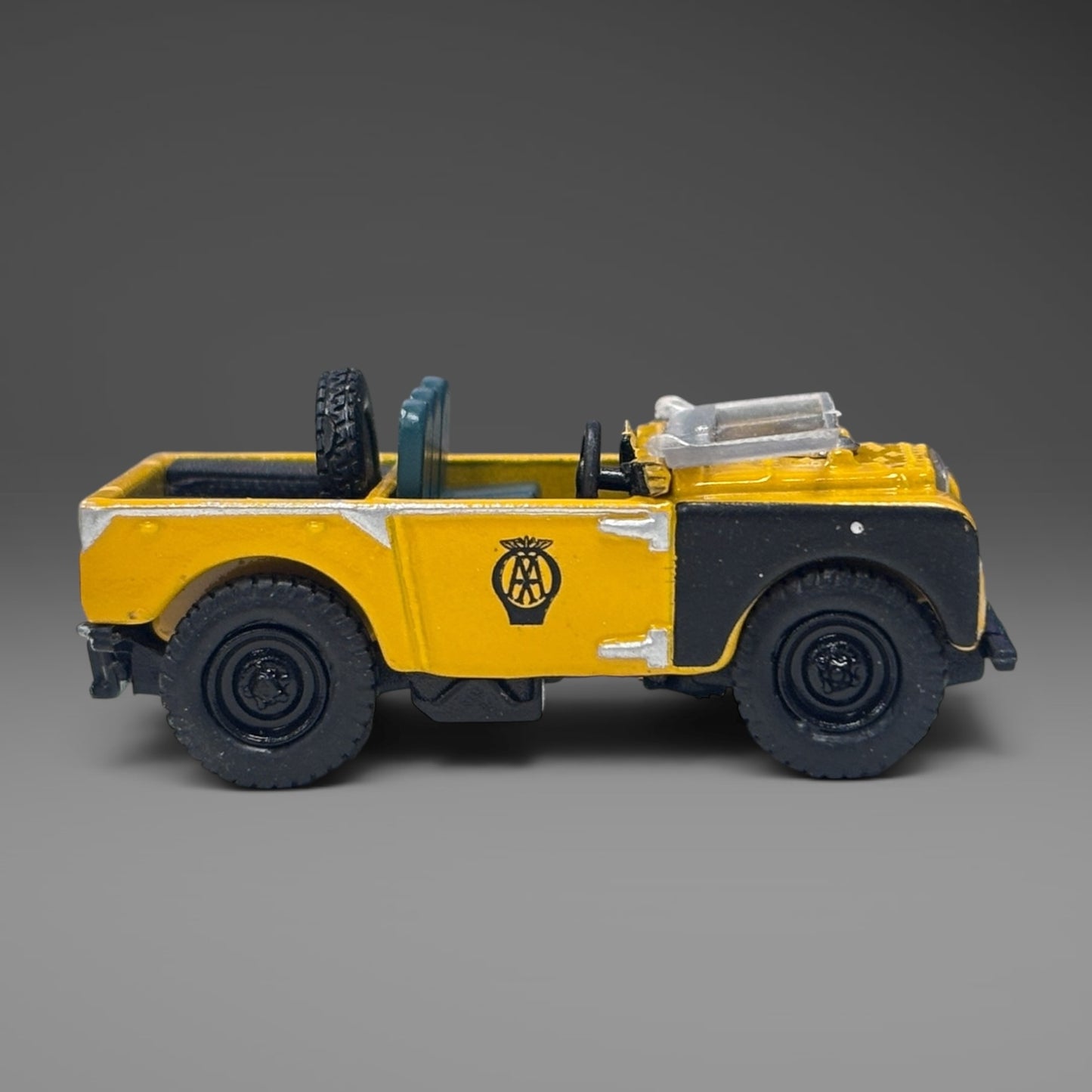 Oxford Diecast Motorcycle and Sidecar AA - 1:76 Scale