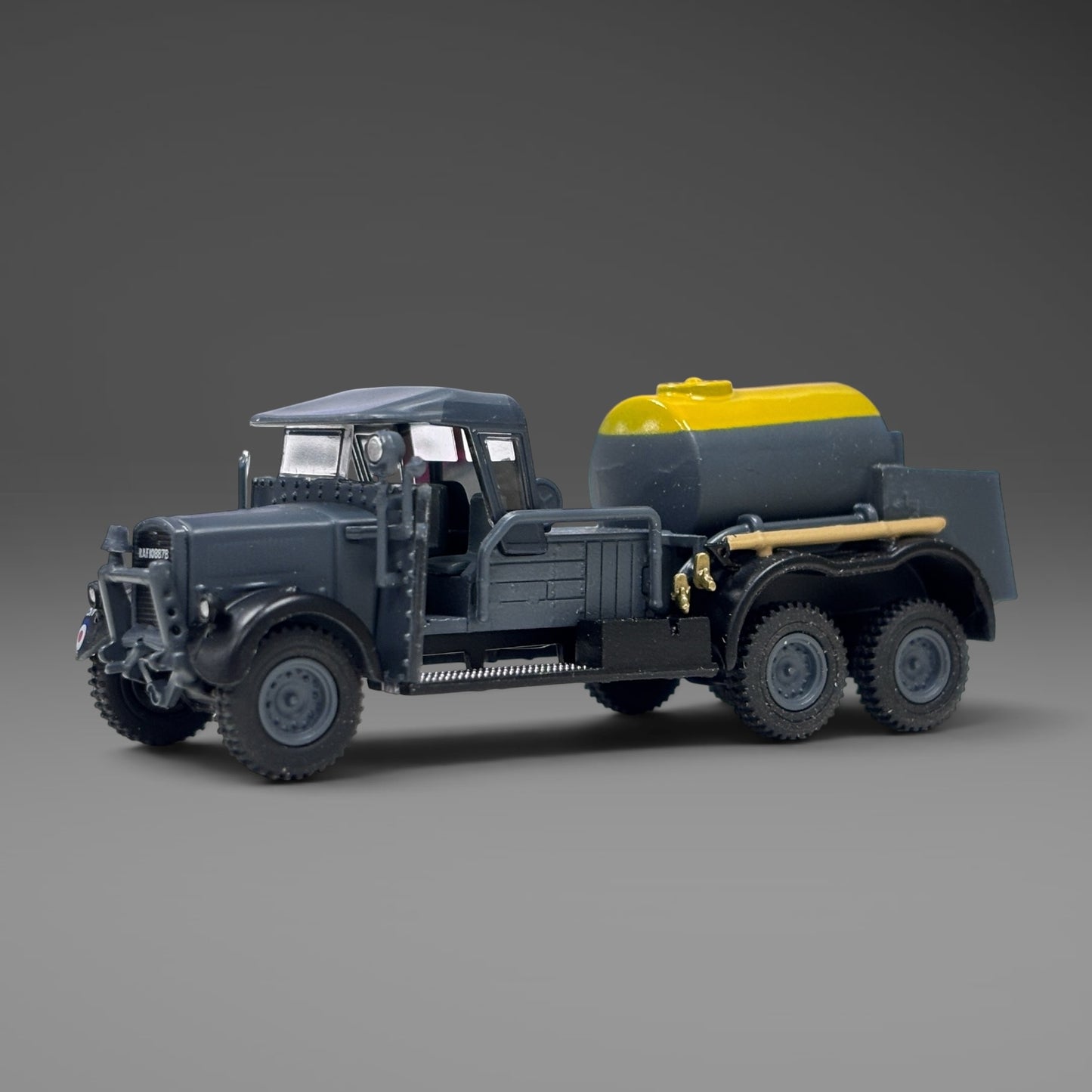Oxford Diecast Ford WOT 1 Crash Tender RAF Bomber Command - 1:76 Scale