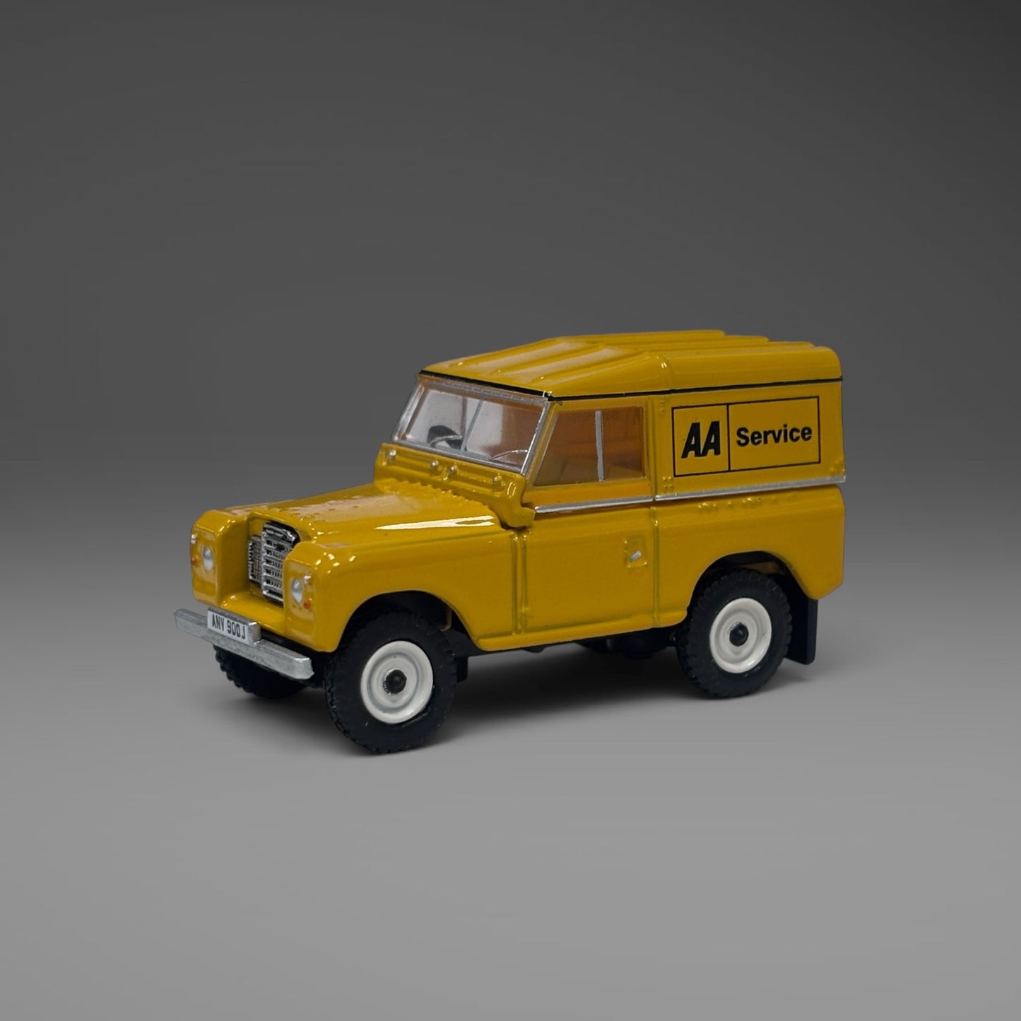 Oxford Diecast Land Rover Series III Hard Top AA - 1:76 Scale