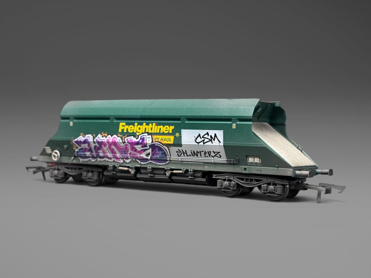Dapol Freightliner Green Limestone Hopper (Early Build) 369015 - Graffiti & Weathered