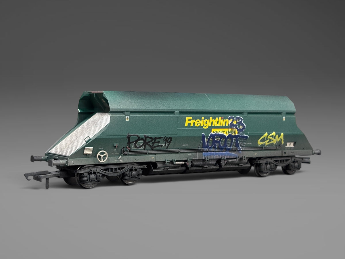 Dapol Freightliner Green Limestone Hopper (Early Build) 369009 - Graffiti & Weathered