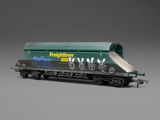Dapol Freightliner Green Limestone Hopper (Early Build) 369015 - Graffiti & Weathered