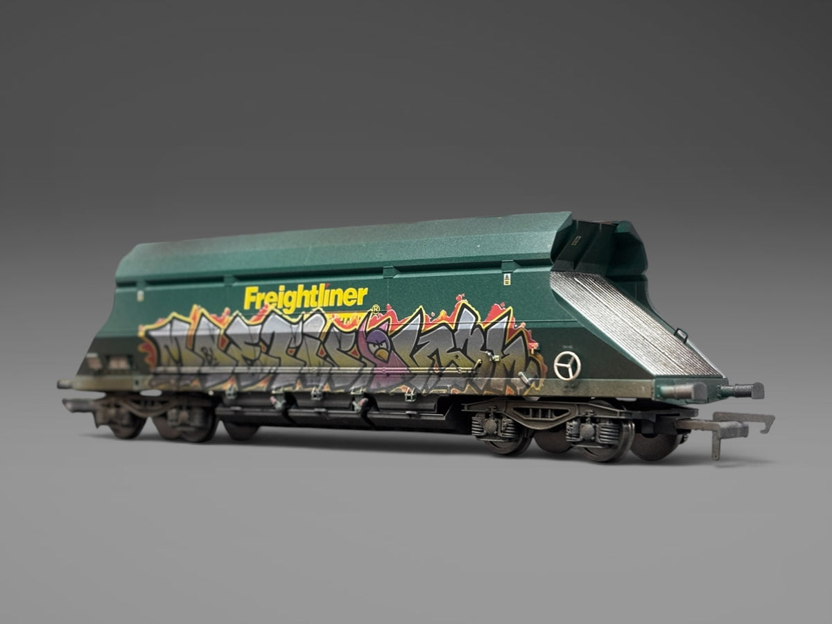 Dapol Freightliner Green Limestone Hopper (Early Build) 369014 - Graffiti & Weathered