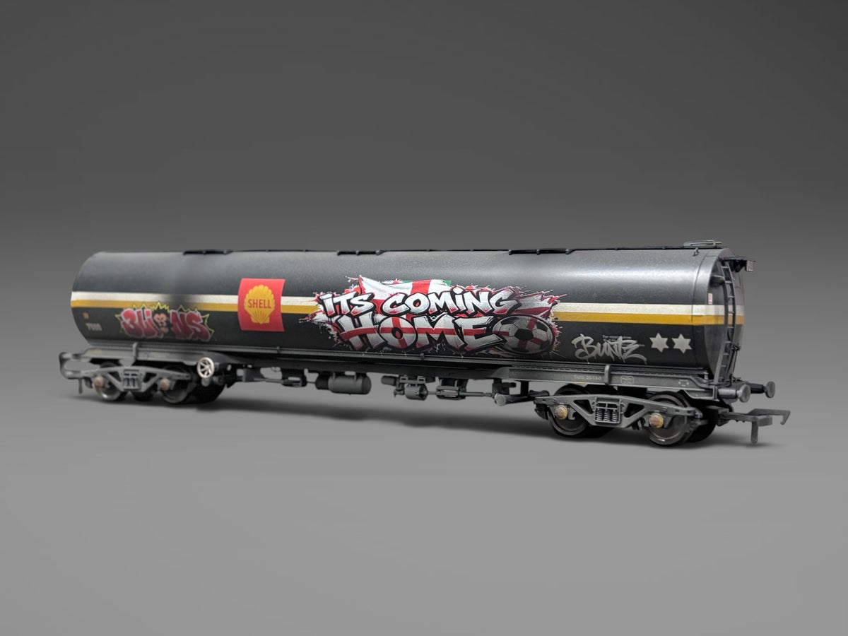 Bachmann 100T TEA Crude Oil Black Tank Wagon - Graffiti & Weathered