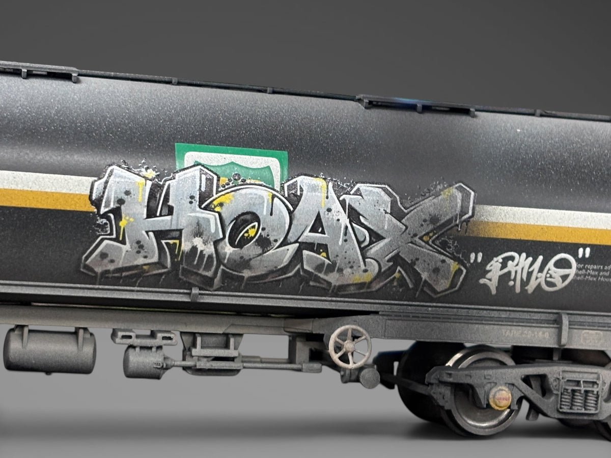 Bachmann 100T TEA Crude Oil Black Tank Wagon - Graffiti & Weathered