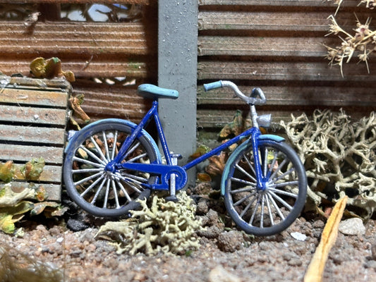 Ladies Style Bicycles - OO Gauge