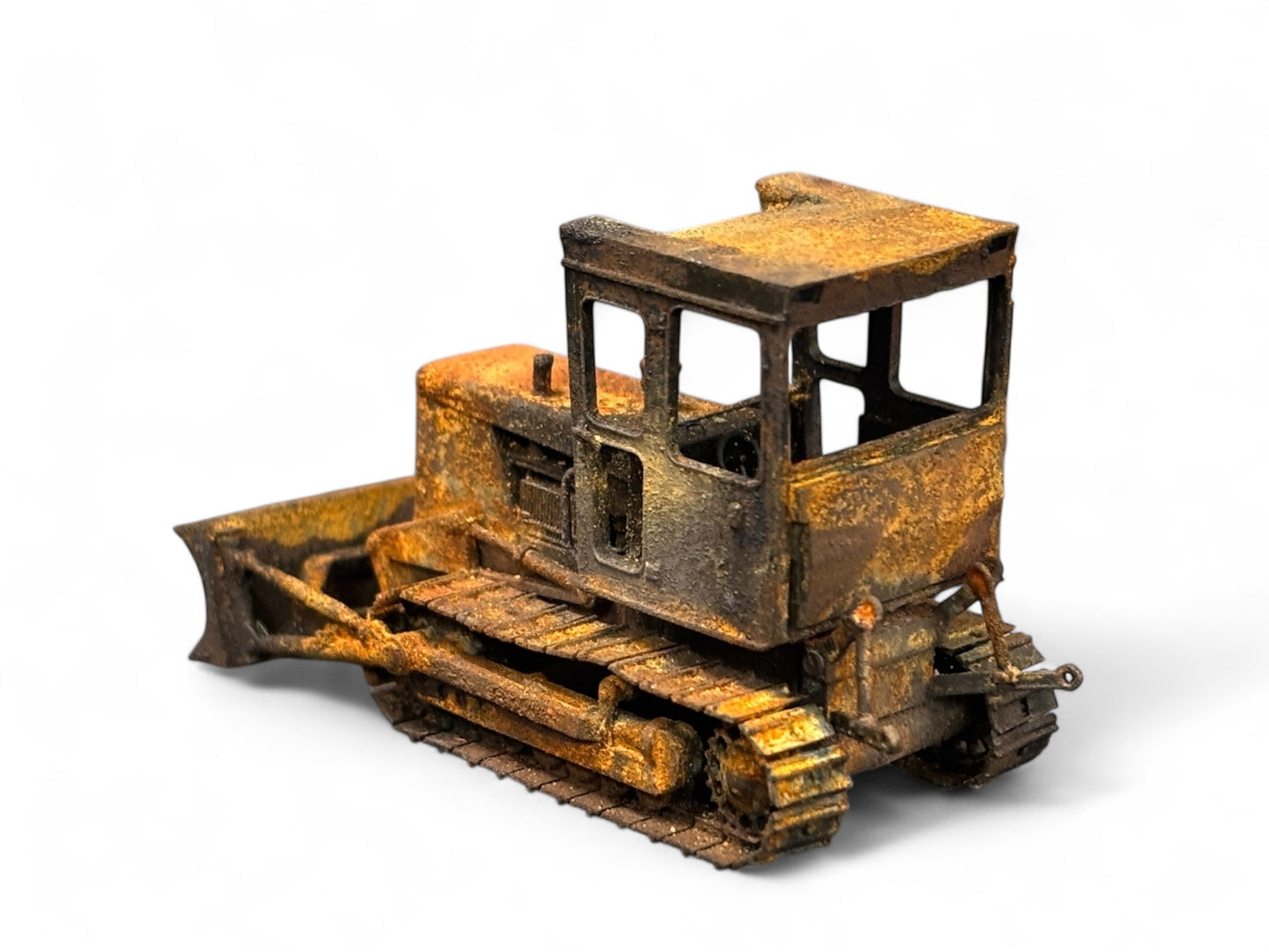 Track Marshall 90 Crawler Tractor Rusty Relic with Dozer Blade - OO Gauge
