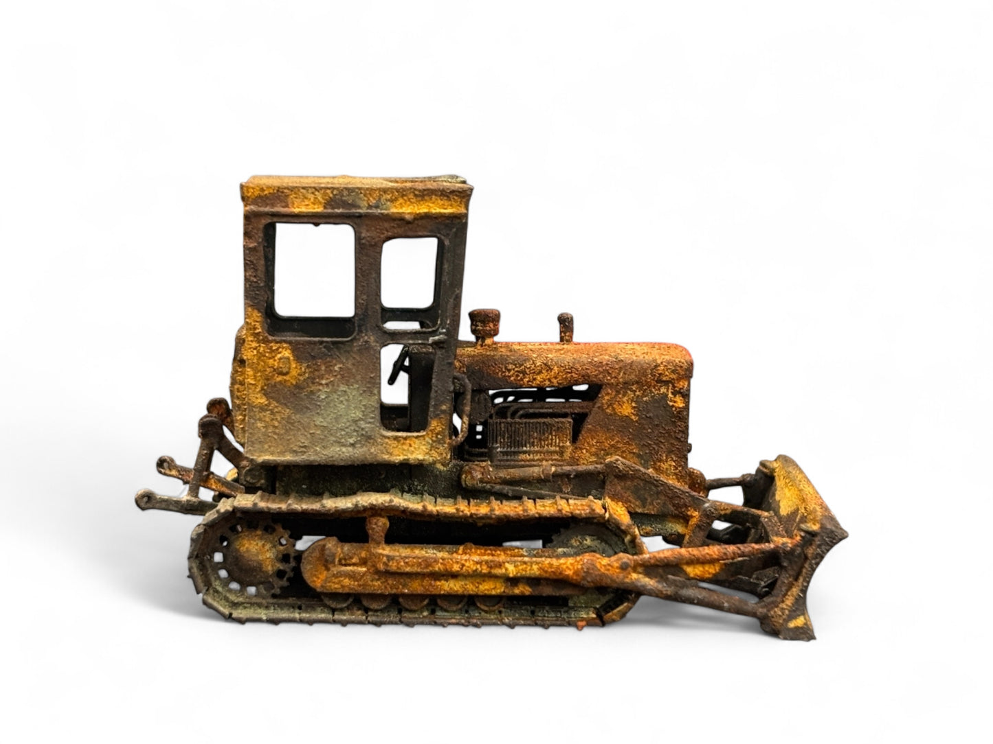 Track Marshall 90 Crawler Tractor Rusty Relic with Dozer Blade - OO Gauge